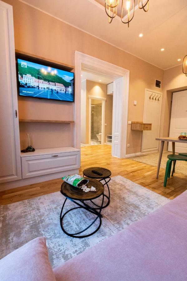 Black Gate - Quiet Studio In The Heart Of Old Town With Free Private Secured Parking Braszów Zewnętrze zdjęcie